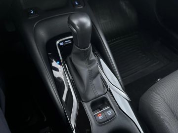 Car image 26