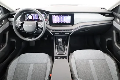 Car image 30