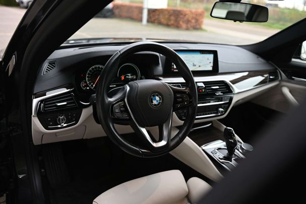 BMW 520i Luxury Line 135 kW image number 14