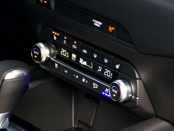 Car image 32