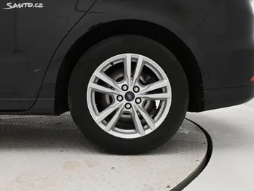 Car image 30