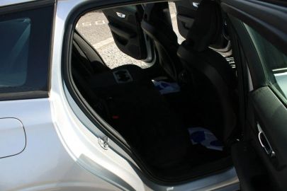 Car image 36