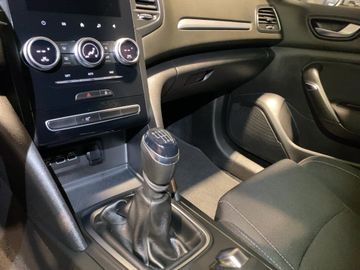 Car image 26