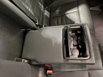 Car image 36