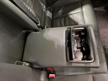Car image 36