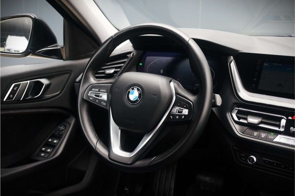 BMW 118i 100 kW image number 36