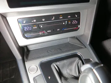 Car image 44