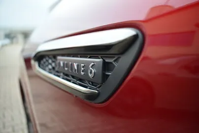 Car image 26