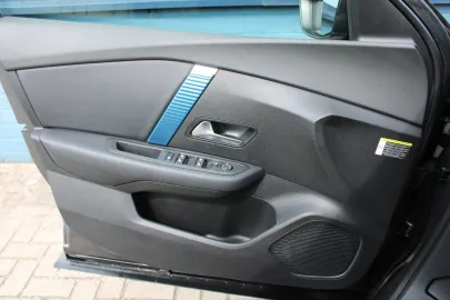 Car image 34