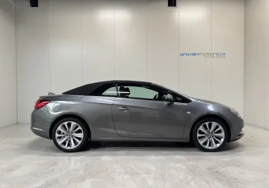 Car image 26