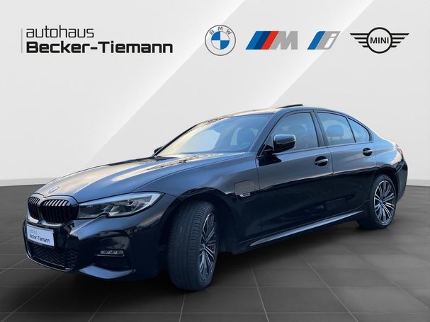 BMW 330e M Sport 215 kW image number 1