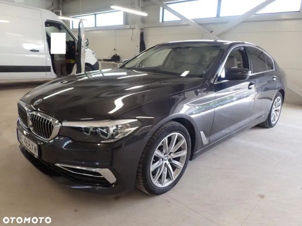 BMW 520i Luxury 135 kW image number 1