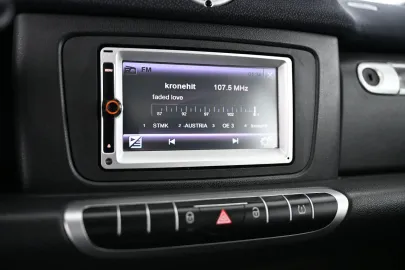 Car image 24