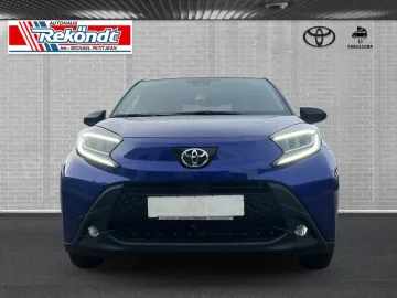 Car image 3