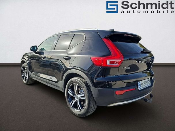 Volvo XC40 D3 AWD Geartronic Momentum 110 kW image number 5