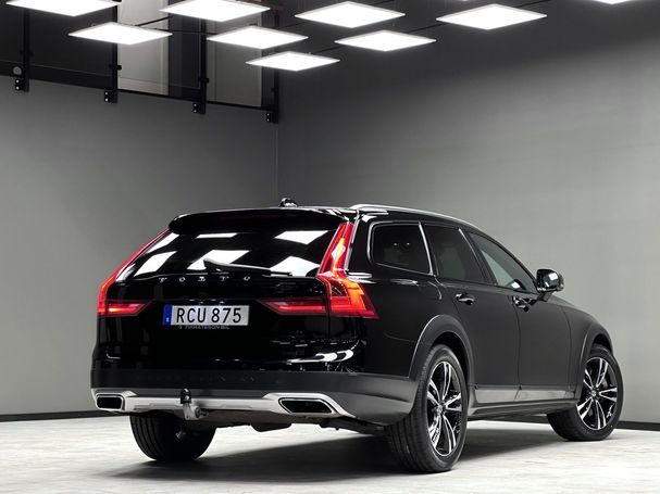 Volvo V90 Cross Country D4 AWD Pro Inscription 140 kW image number 3