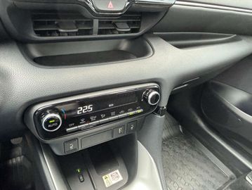 Car image 25