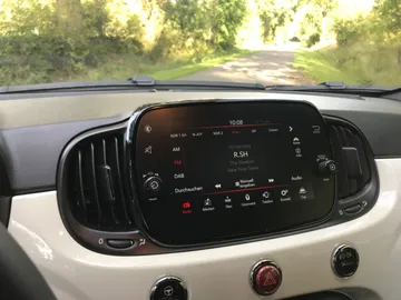 Car image 14
