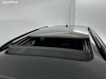 Car image 32