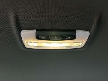 Car image 33