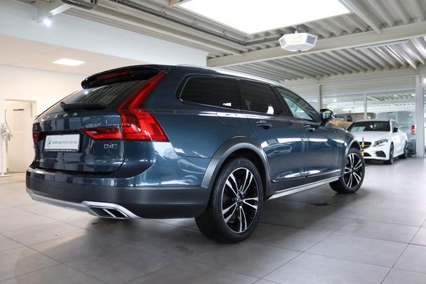 Volvo V90 Cross Country D4 AWD 140 kW image number 2