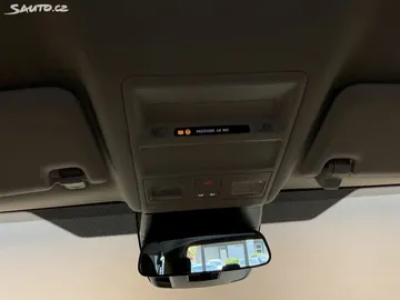 Car image 33
