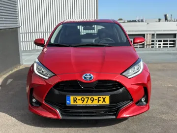 Car image 5