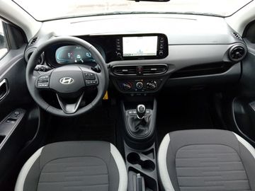 Car image 8