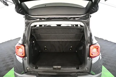 Car image 35