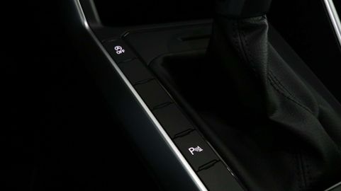 Car image 37