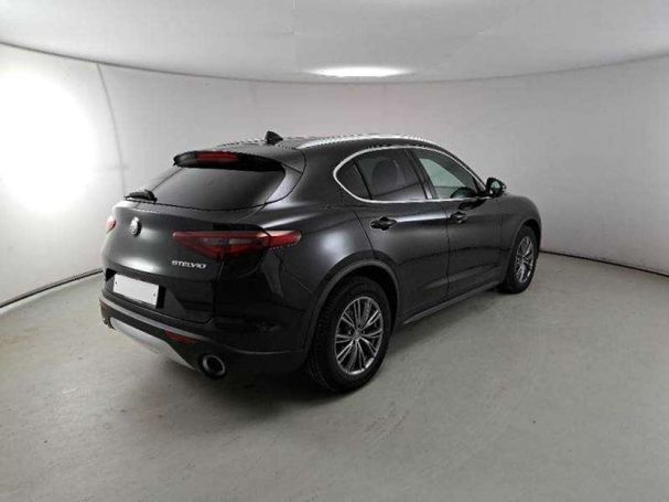 Alfa Romeo Stelvio 2.2 Diesel AT8 140 kW image number 2