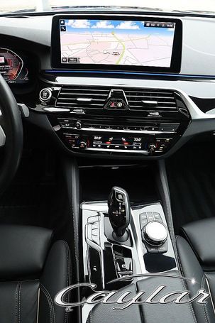 BMW 530d Touring M xDrive 210 kW image number 13