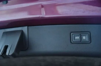 Car image 40