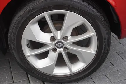Car image 26
