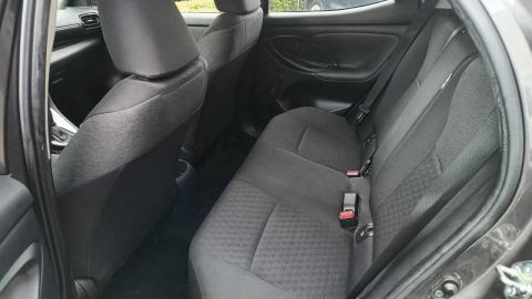 Car image 12