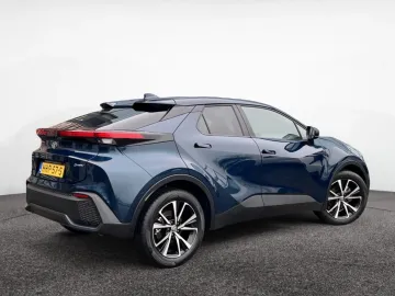 Car image 2