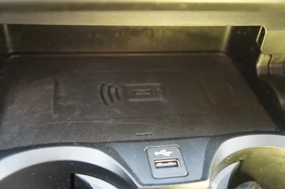 Car image 37