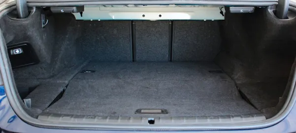 Car image 27