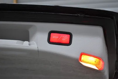 Car image 35