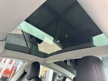 Car image 33