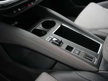 Car image 37