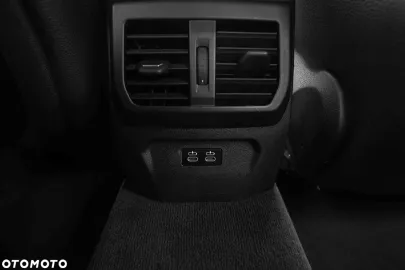 Car image 40