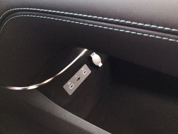 Car image 29