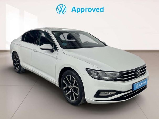 Volkswagen Passat 110 kW image number 1