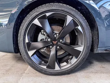 Car image 29