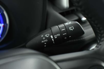 Car image 30