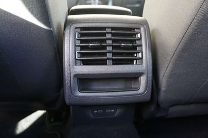 Car image 35