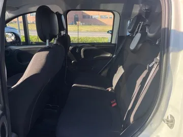 Car image 13