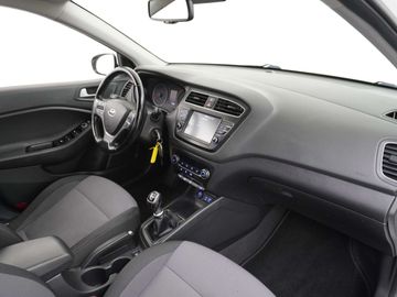 Car image 30