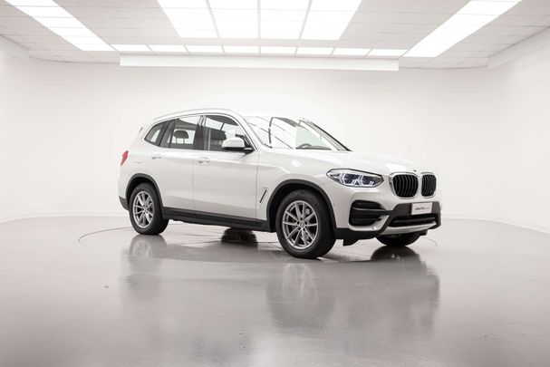 BMW X3 xDrive20d Advantage 140 kW image number 1